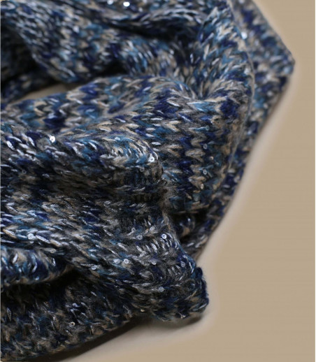 sciarpa modello grigio blu